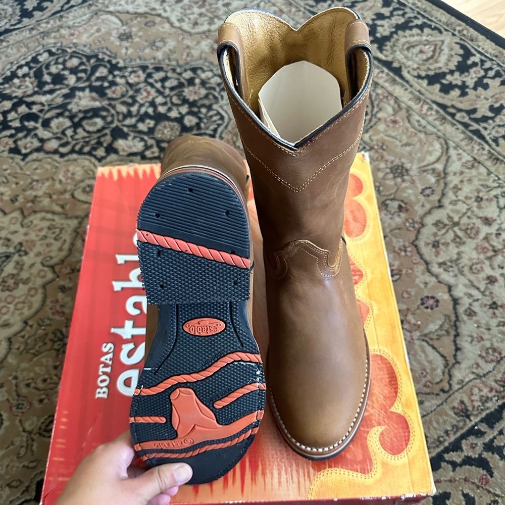 Establo work boots||NWOT
